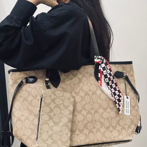 کیف زنانه کوچ بزرگ